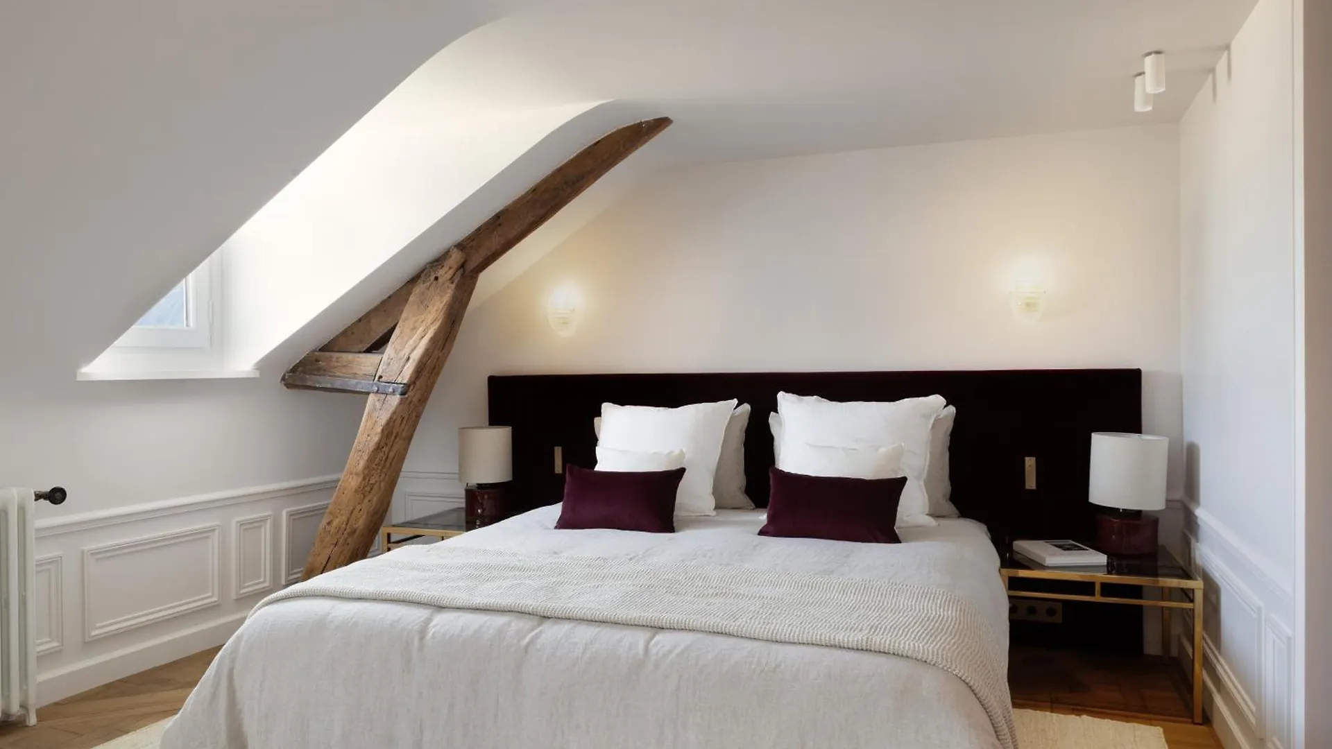 Oniri - Serviced Apartment In Ile De La Cite - Notre Dame Paris France